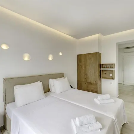 Makis Place Aparthotel Tourlos