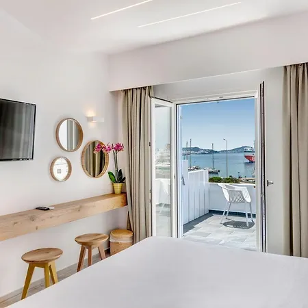 Makis Place Aparthotel 2*