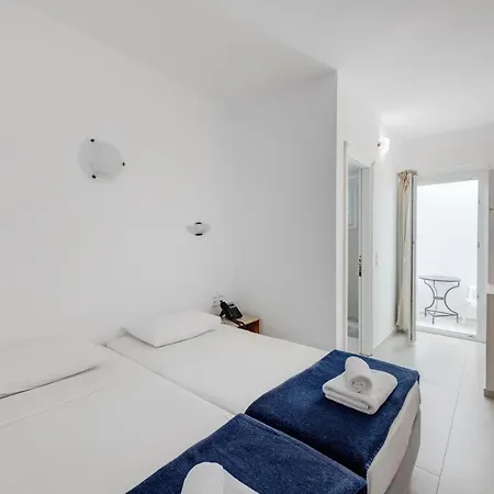 Makis Place Aparthotel
