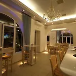 Makis Place טורלוס