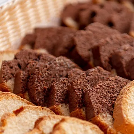 Hotell Makis Place 3*