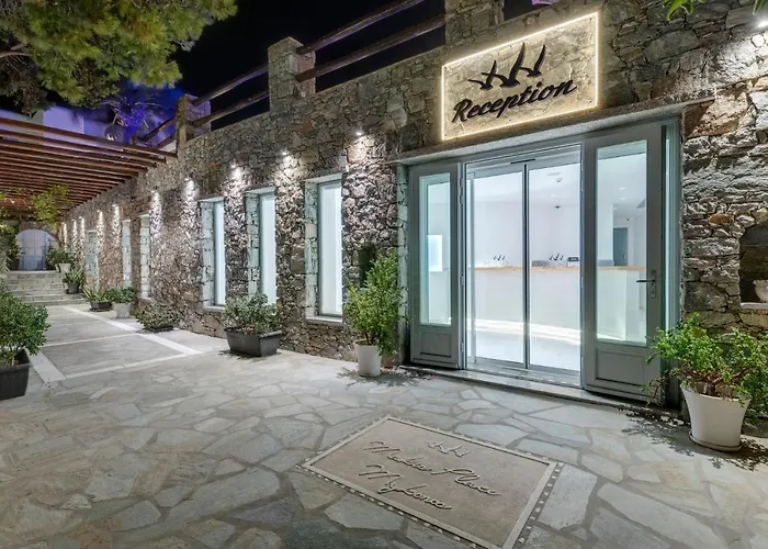 Makis Place Hotel 3*