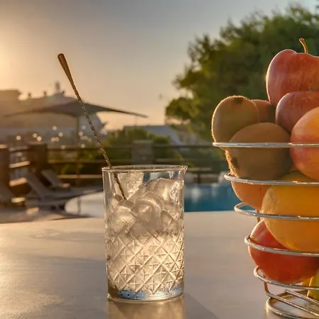 호텔 Makis Place 3*