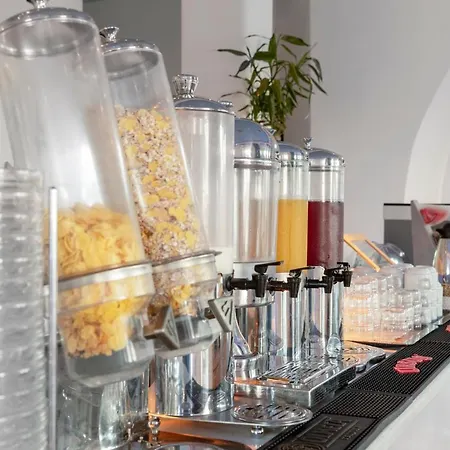 호텔 Makis Place 3*