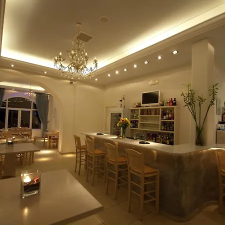 Hotel Makis Place 3*