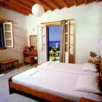 Makis Place Hotel 3*