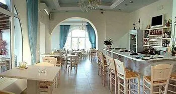 Makis Place
