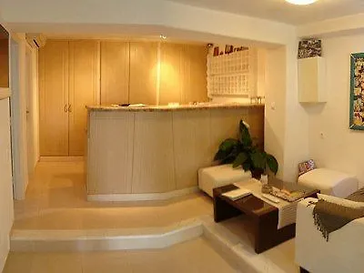 Makis Place Hotel Tourlos