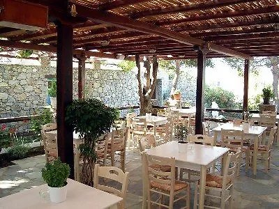 Makis Place Hotel 3*