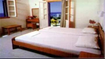 Hotel Makis Place 3*