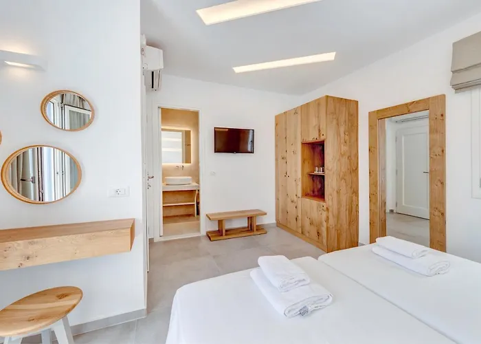 Makis Place Túrlosz