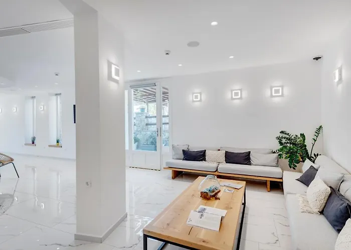 Makis Place 3* Túrlosz