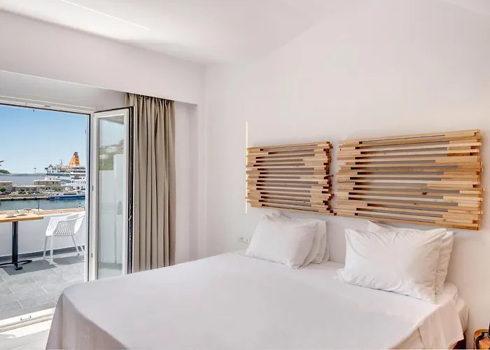 Makis Place Szálloda 3*